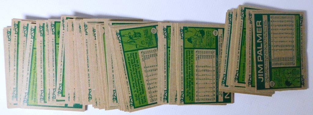 100 -Topps Baseball Cards Including Rollie Fingers, All 1977 in Near Excellent Condition - 4
