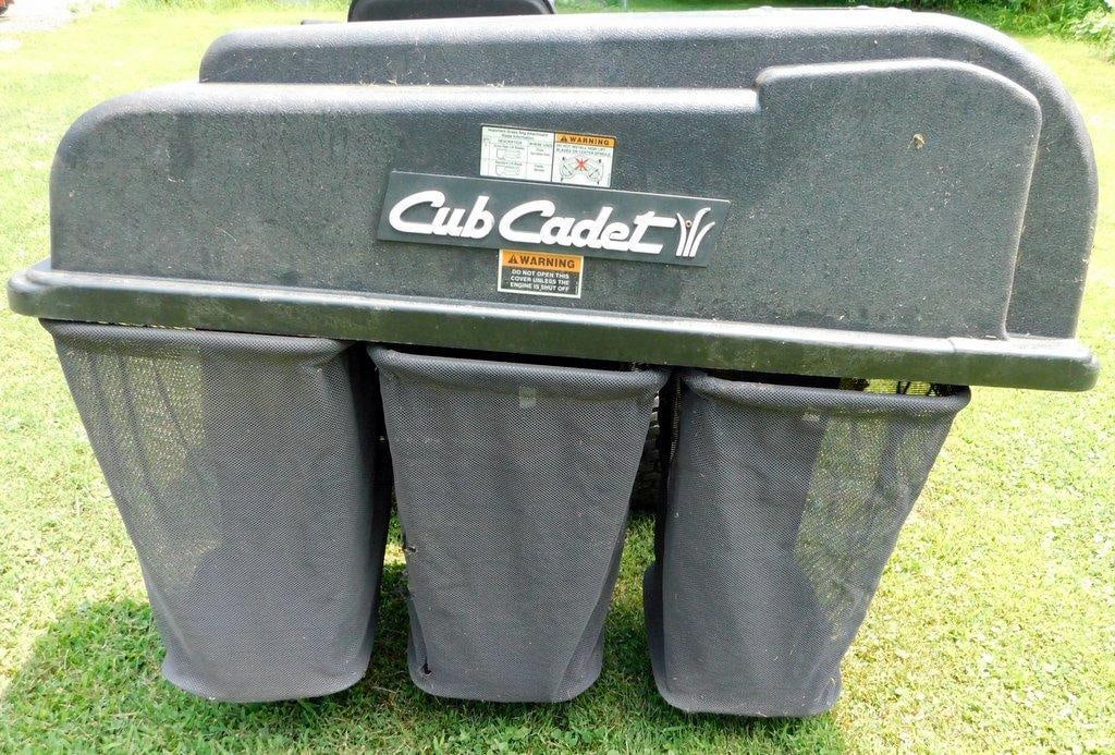 Cub Cadet Super LT 1550 Riding Lawn Mower w/ Grass Collector - 4