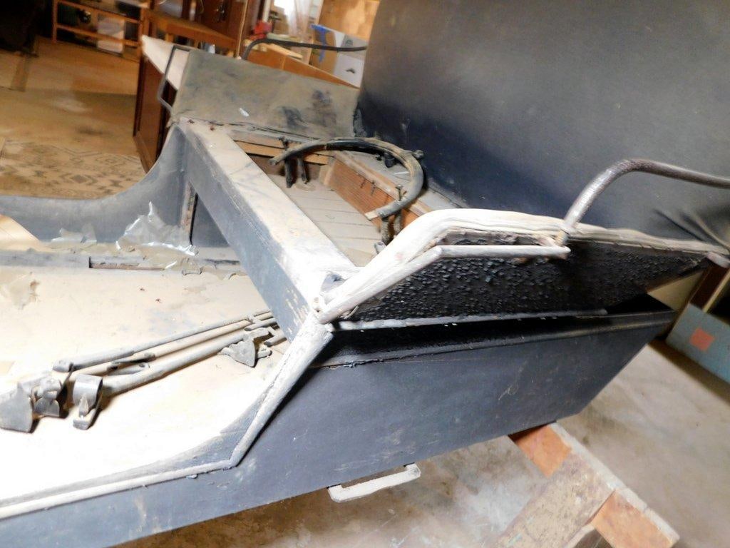 Antique Horse-Drawn Doctor's Buggy - 8