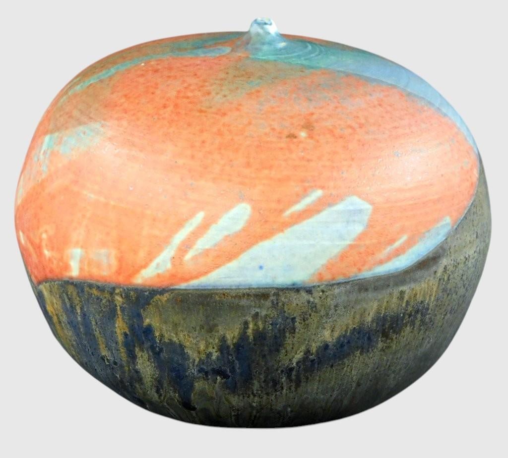 Toshiko Takaezu Closed Form Moon Pot Vessel w/ Rattle: American listed artist Toshiko Takaezu (b. 1922, Pepeekeo, Hawaii - d. 2011, Honolulu, Hawaii) Glazed stoneware closed form vessel by noted artist Toshiko Takaezu Has desired rattle Features a