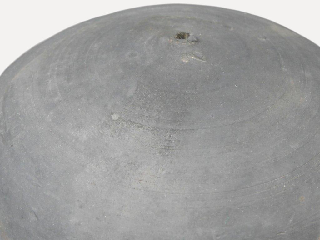 Toshiko Takaezu Closed Form Moon Pot Vessel w/ Rattle - 2