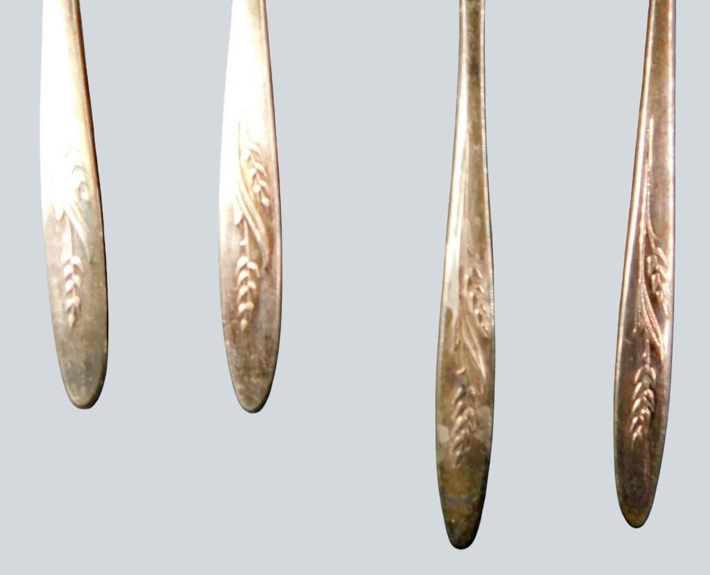 Community Silverware Set w/ Wheat Pattern Design - 3