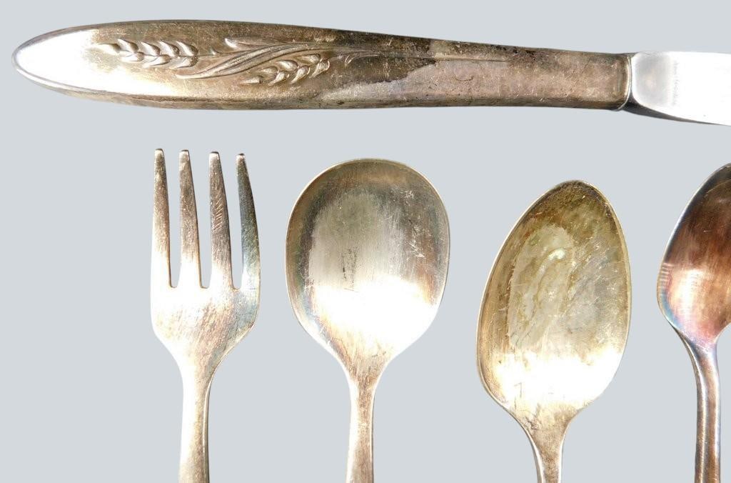 Community Silverware Set w/ Wheat Pattern Design - 4