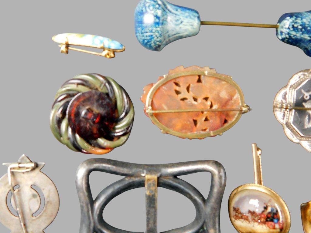 Grouping of Small Decorative Brooches and Accessories - 11