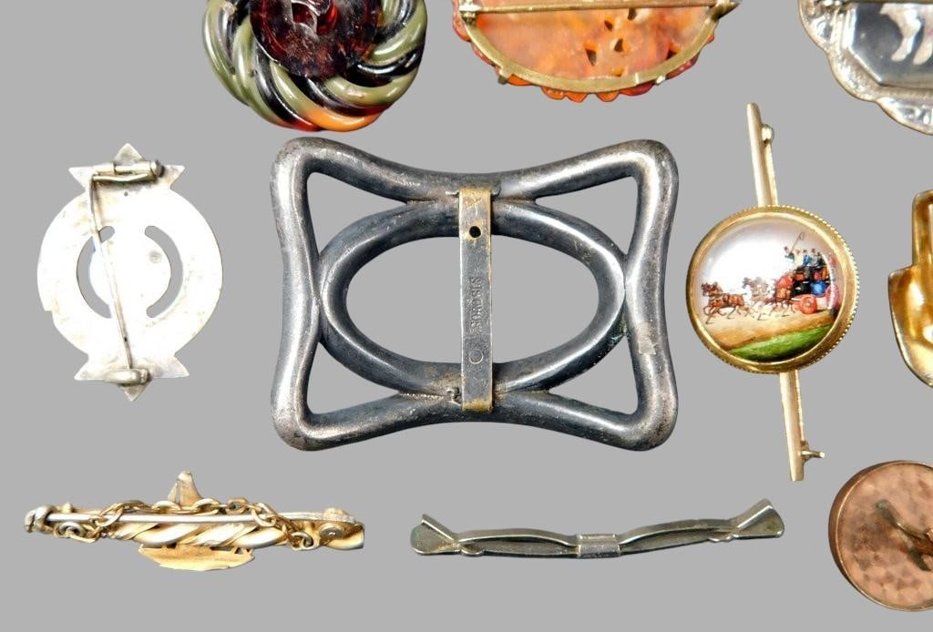 Grouping of Small Decorative Brooches and Accessories - 14