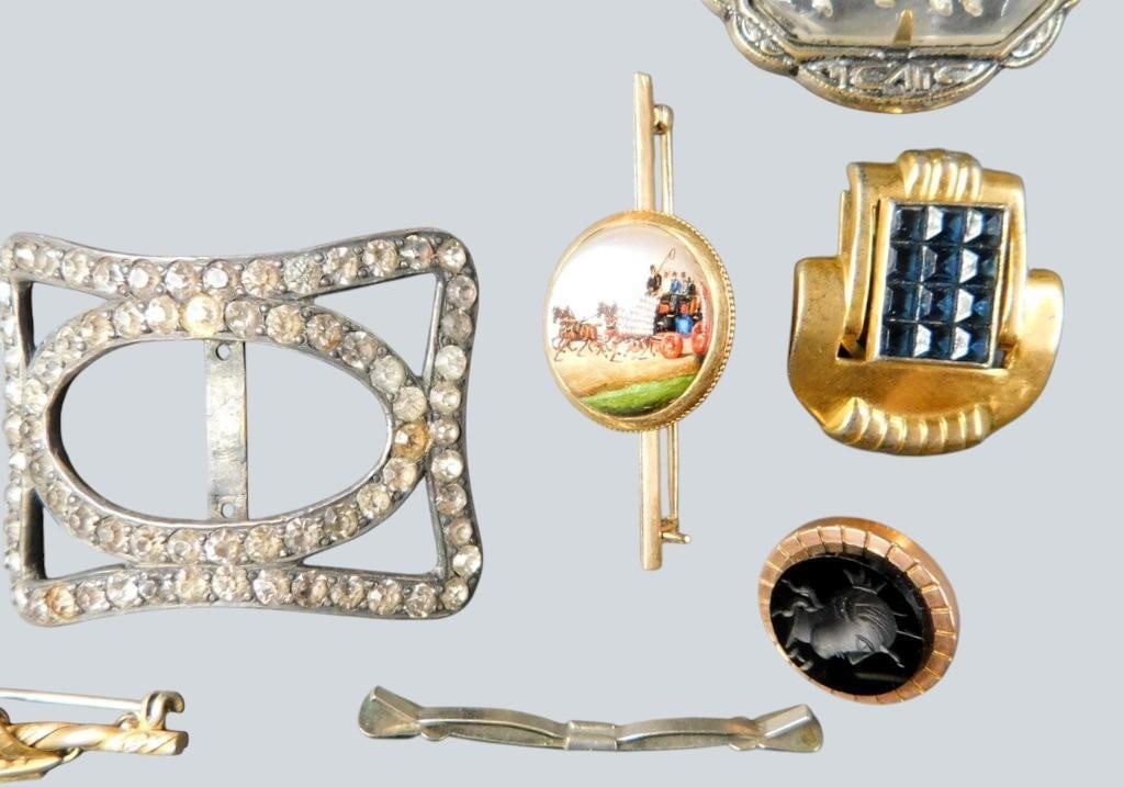 Grouping of Small Decorative Brooches and Accessories - 5