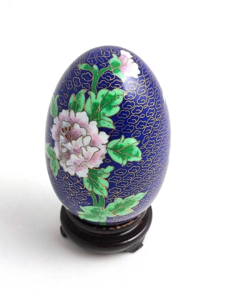 Chin. Cloisonne Ei: chin. Cloisonne Ei, Maße ca. 14cm hoch, Ø ca. 7,8cm breit, unbest. Sammlerstück auf Holzständer Interne Nummer A0171500027