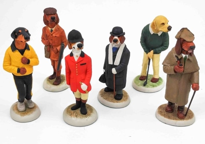Sechs Stk. Hundefiguren Country Companions: Sechs Hundefiguren Country Companions Maße je 14,5cm, unbest. Vitrinenobjekte Interne Nr. A0170700000