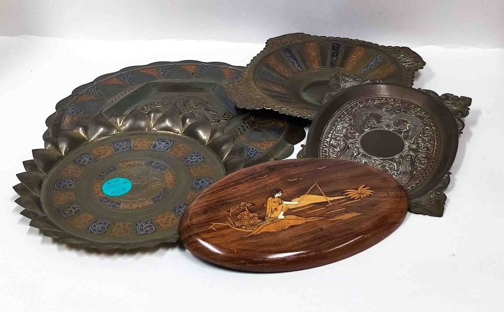 Konvolut Messing: Konvolut Messing Teller und Schalen, asiatisch, Ø von ca. 23 - 30cm, Gewicht ca. 900g Interne Nummer A0161100078