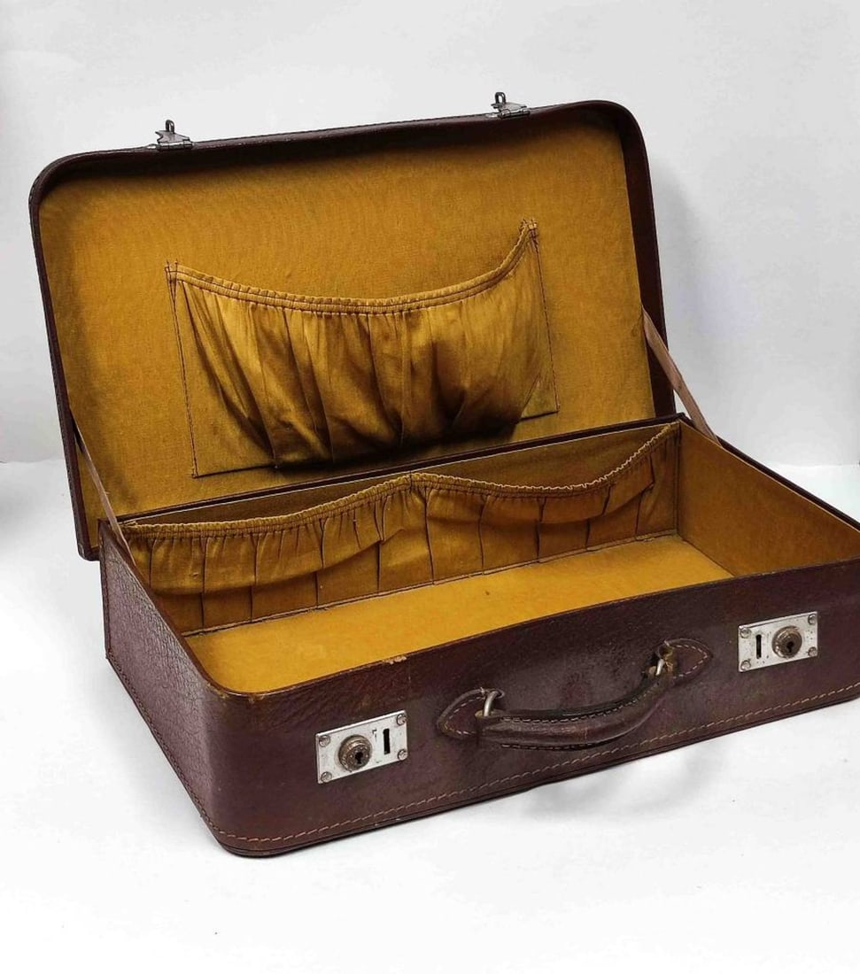 Vintage Lederkoffer: Vintage Lederkoffer, Maße ca. 44 x 26 x 10cm, Gebrauchsspuren Interne Nummer A0161100090