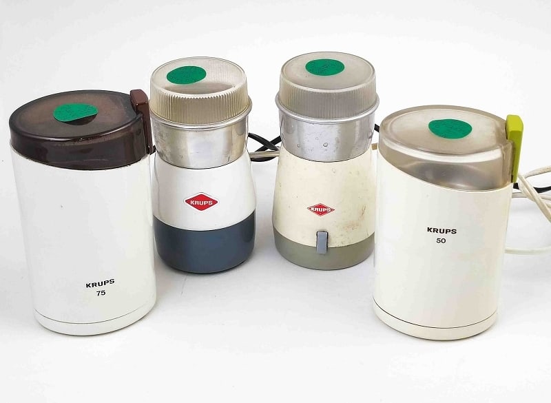 Konvolut Krups Kaffeemühlen: Konvolut Kaffeemühlen 4x Krups Typ mit dabei Typ Krups 50, Krups Typ 317, Typ 308 + 1x Typ 05, alle funktionstüchtig, normale Gebrauchsspuren Interne Nr. A0170400002