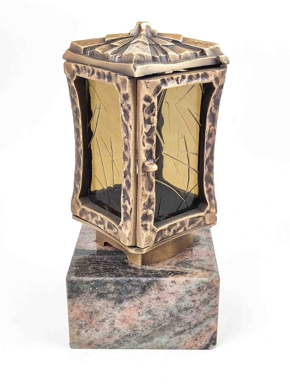 Massive Bronze Grablampe auf Marmorsockel: Massive Bronze Grablampe auf Marmor Sockel, Gesamthöhe ca. 32cm, Sockel ca. 16 x 16 x 9cm, Lampe 25 x 13 x 13cm, Gewicht ca. 10Kg Interne Nr. A0171400150