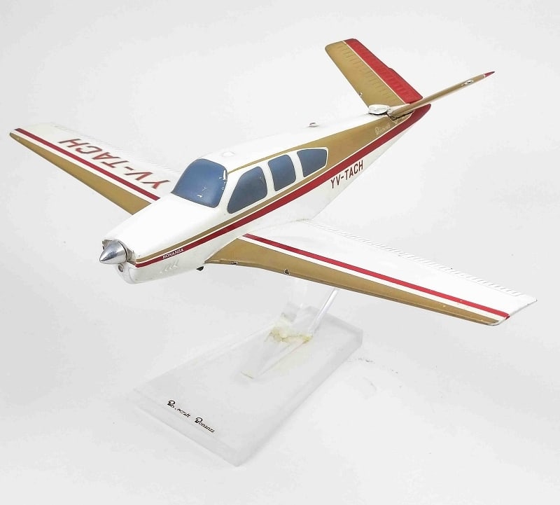 Modellflugzeug Beechcraft YV-Tach (1 of 2)