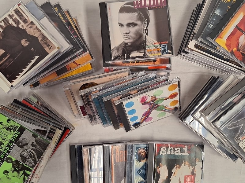 Konvolut CD's: Konvolut CD's, mind. 60 Stk., hauptsächlich Funk & Soul, versch. Interpreten u.a. Chris Walker, Shai, Soul to Soul, Lionel Richie, Mack Daddy, Isaak Hayes, Katy Perry, Laing, George Besnon, Nene