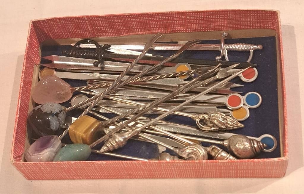 Konvolut Cocktailspieße: Konvolut Cocktailspieße, teilw. mit Edelsteinen Interne Nr. A0171400428