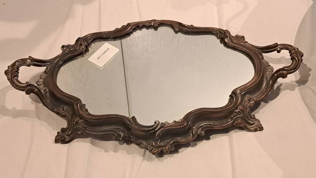 Antikes Spiegeltablett: Spiegeltablett Maße ca. 48,5 x 30cm Gebrauchsspuren Interne Nr. A0171400436