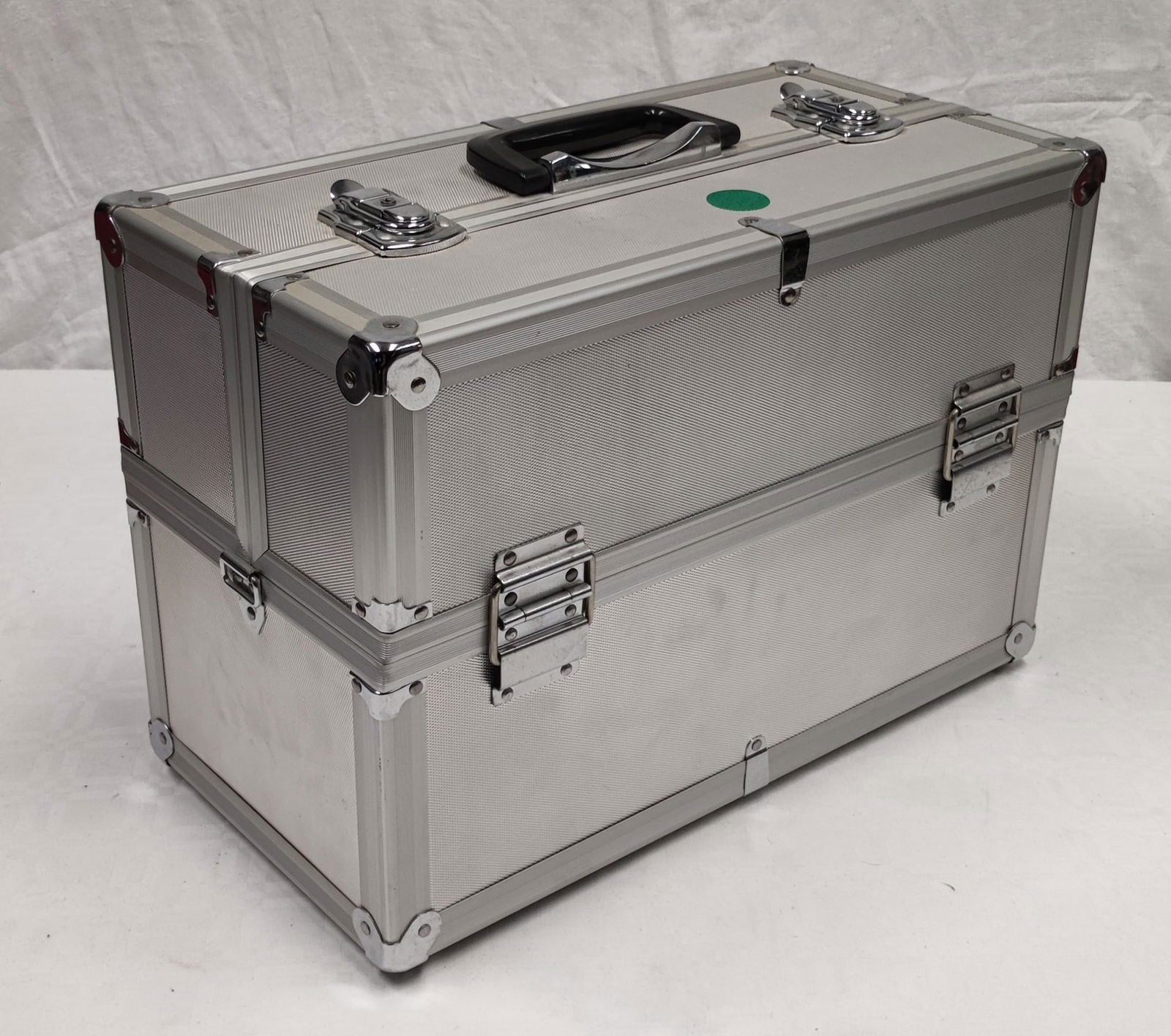 Konvolut Fototechnik: Konvolut Fototechnik bestehend aus div. Analog Kameras, u.a. Agfa Balgenkamera, Canon Prima 76, Practica OAF Super Zoom, Ricoh Caplio, Asahi Pentax, versch. Zubehör Technik wie Taron Chic 35mm,