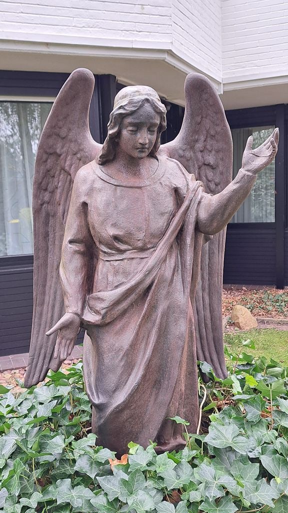 Hermann Pohl Skulptur: Hermann Pohl (1917 - 1998) Skulptur, Eisen Engel Hermann Pohl geb. 1917, ostpreußischer Künstler, Malerei und Grafik Studium Werkkunstschule Kassel Weitere detaillierte Informationen