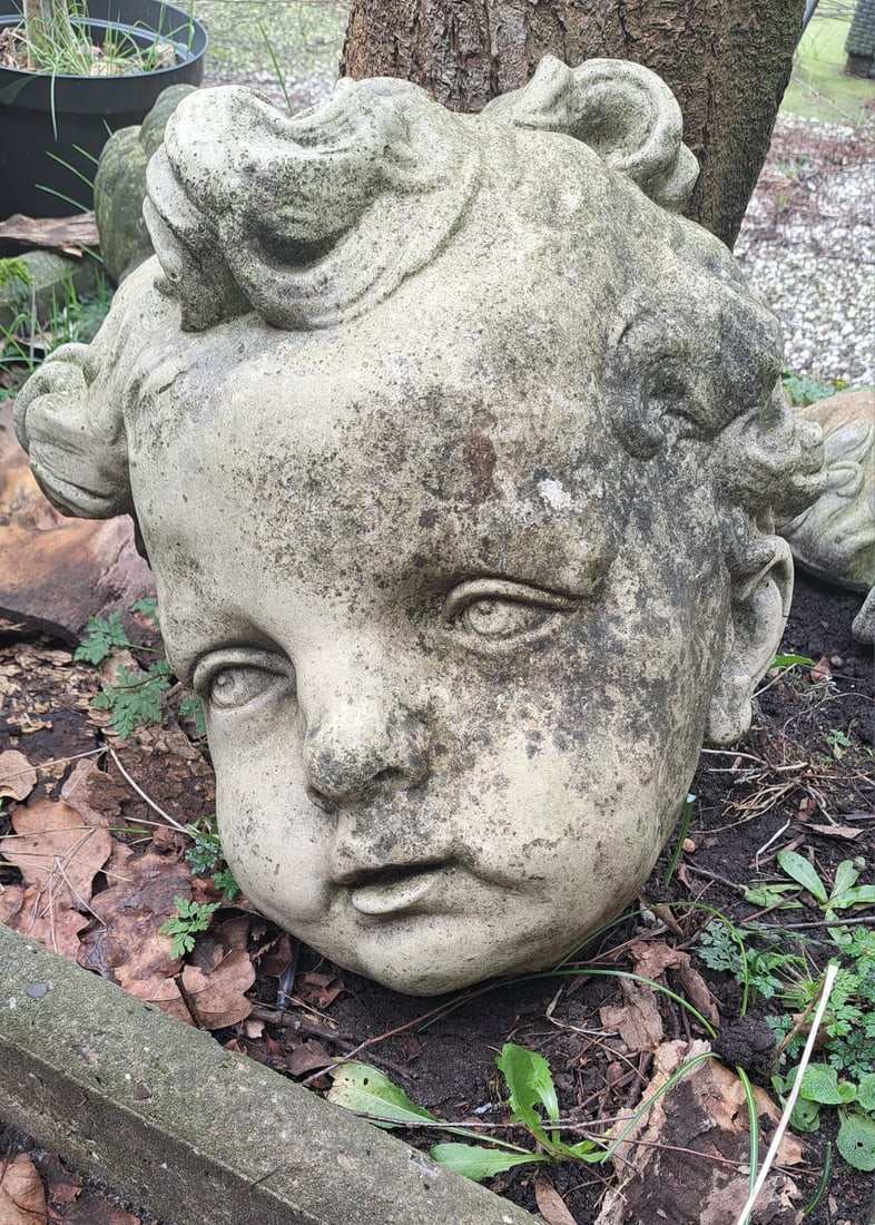 Antiker XL Park Engel: Antiker XL Park Engel, wohl Frankreich um 1900, Steinguss, Maße ca. 45 x 40x 35cm, sehr schwer!, mit schöner Parina Interne Nummer A0171500037