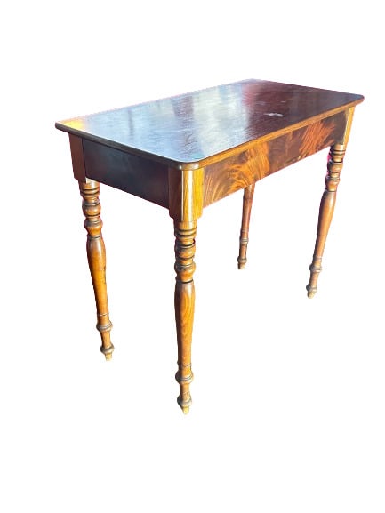 Beistelltisch (1 of 5)