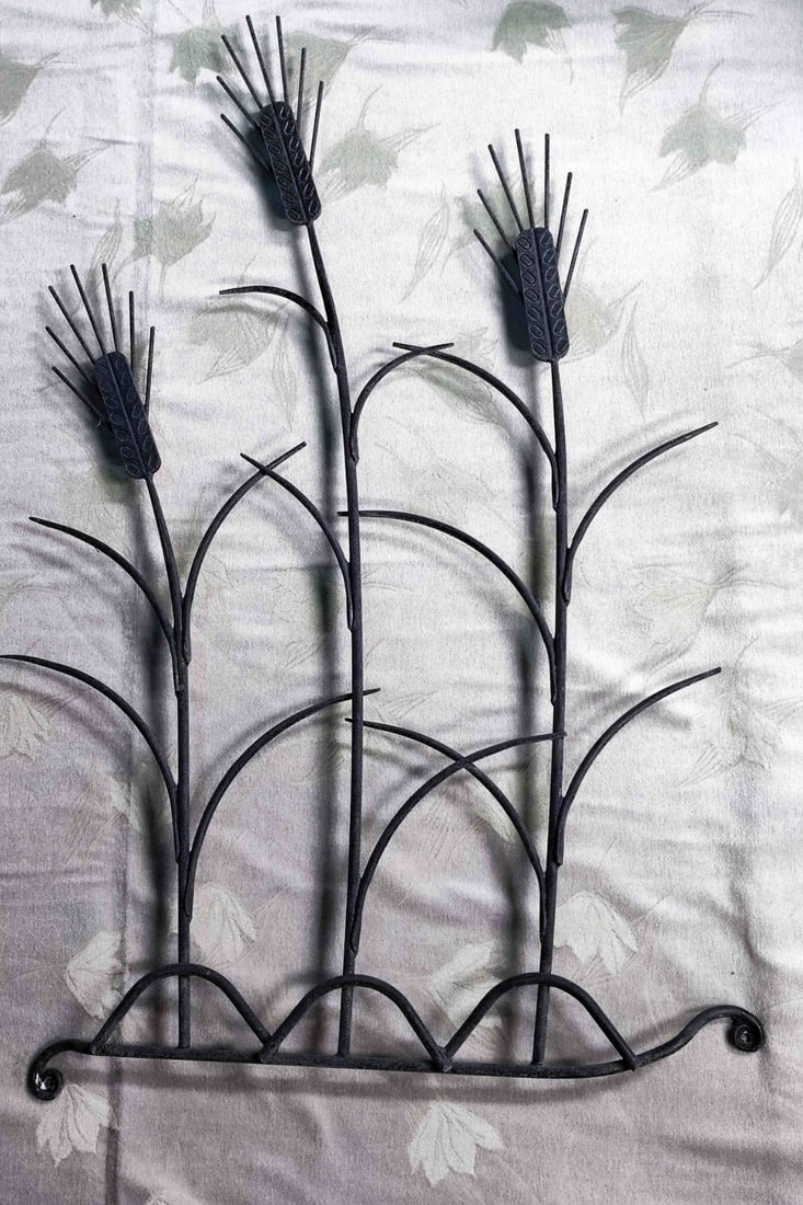 Eisen Wanddekoration Rohrkolben: Massive Eisen Wanddeko Motiv Rohrkolben Schmiedeeisen Arbeit Maße ca. 109 x 73cm Interne Nr. A0161400547