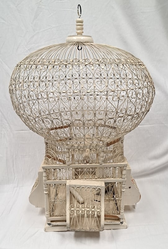 XL antiker Vogelkäfig: Antiker XL orientalischer Jugendstil Holz Vogelkäfig Holzrahmen mit Gitterwerk Höhe ca. 75cm, Ø Kugel oben ca. 50cm, Sammlerstück Interne Nr. A0170300056