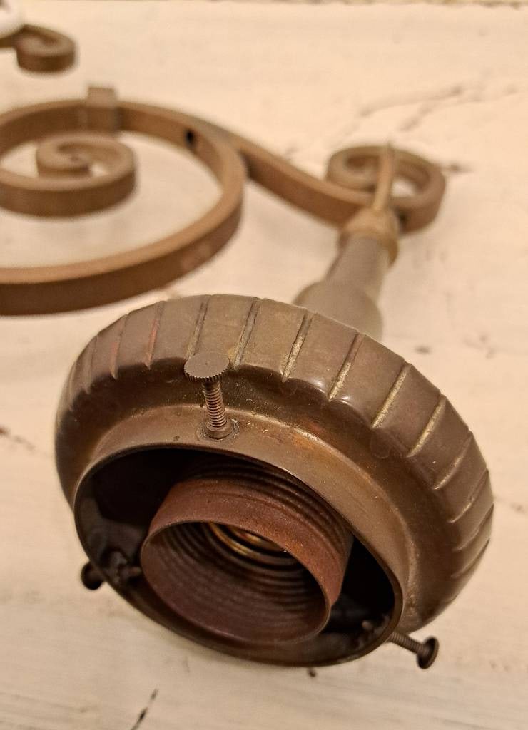 Antike Wandlampenhalterung: Antike Wandlampen Halterung Lampenhalterung Messing orig. Stellschrauben, Teileträger Maße ca. 26cm tief Interne Nummer A0171400366