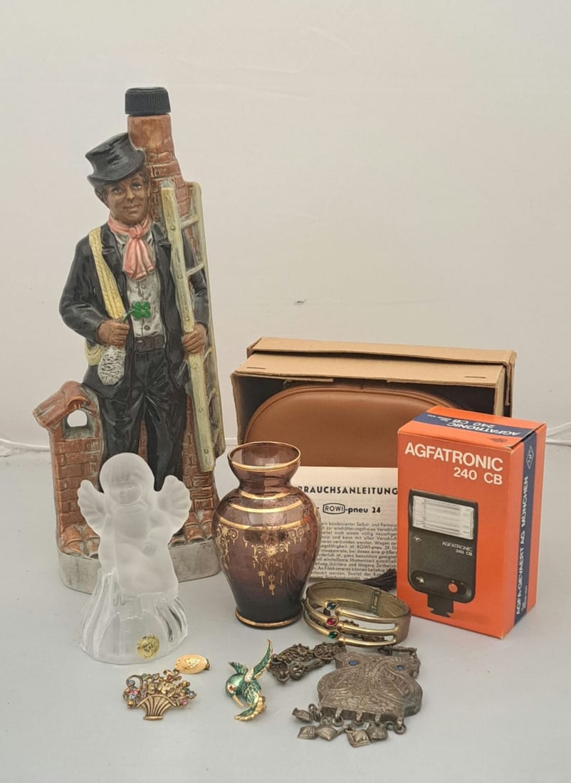 Konvolut Chi Chi (1 of 2)