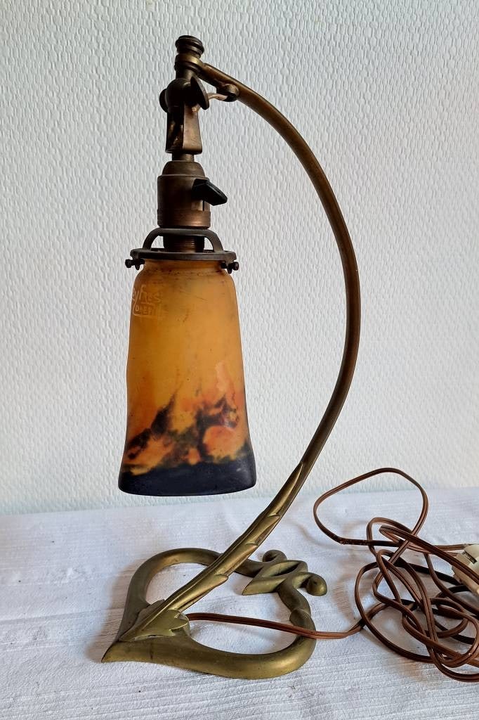 Antike Art Nouveau Herzlampe Muller Freres: Antike Jugendstil Art Nouveau Herzlampe Tischlampe, Pate de Verre Muller Freres 1910 Höhe ca. 40cm, Schirm ca. 15 x 9cm, funktionstüchtig Interne Nr. A0171400074