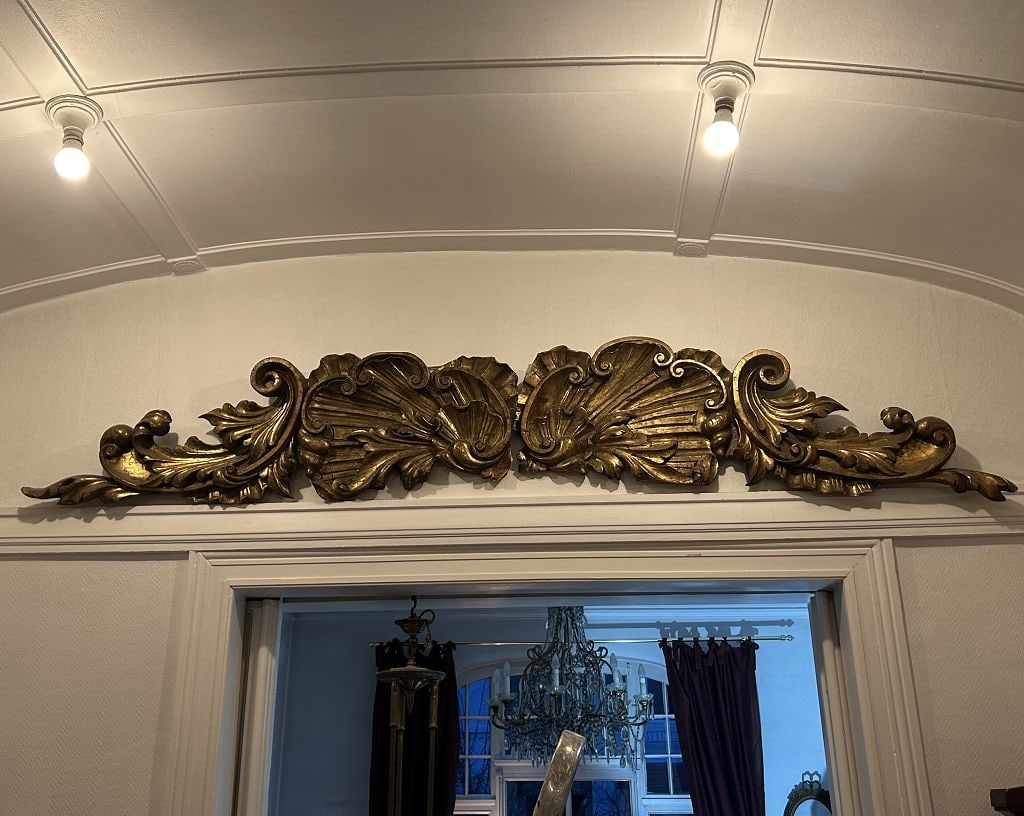 Antiker Türbogen: Antiker Türbogen Türkranz aus Holz Maße ca. 240 x 40cm Interne Nummer A0170800123