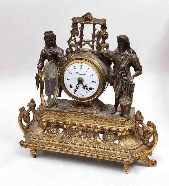 Antike franz. Kaminuhr: Antike französische Kaminuhr Messing bronziert Handaufzug Höhe ca. 37cm Breite ca. 38cm Tiefe ca. 13,5cm ohne Schlüssel Funkt.ungepr. Interne Nr. A0130200003