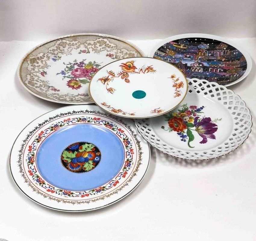 Konvolut div Porzellan Kuchen Platten: Konvolut Porzellan Kuchenplatten, 5 Stk. versch. Marken, Größen, alle unbest. Interne Nr. A0161100027