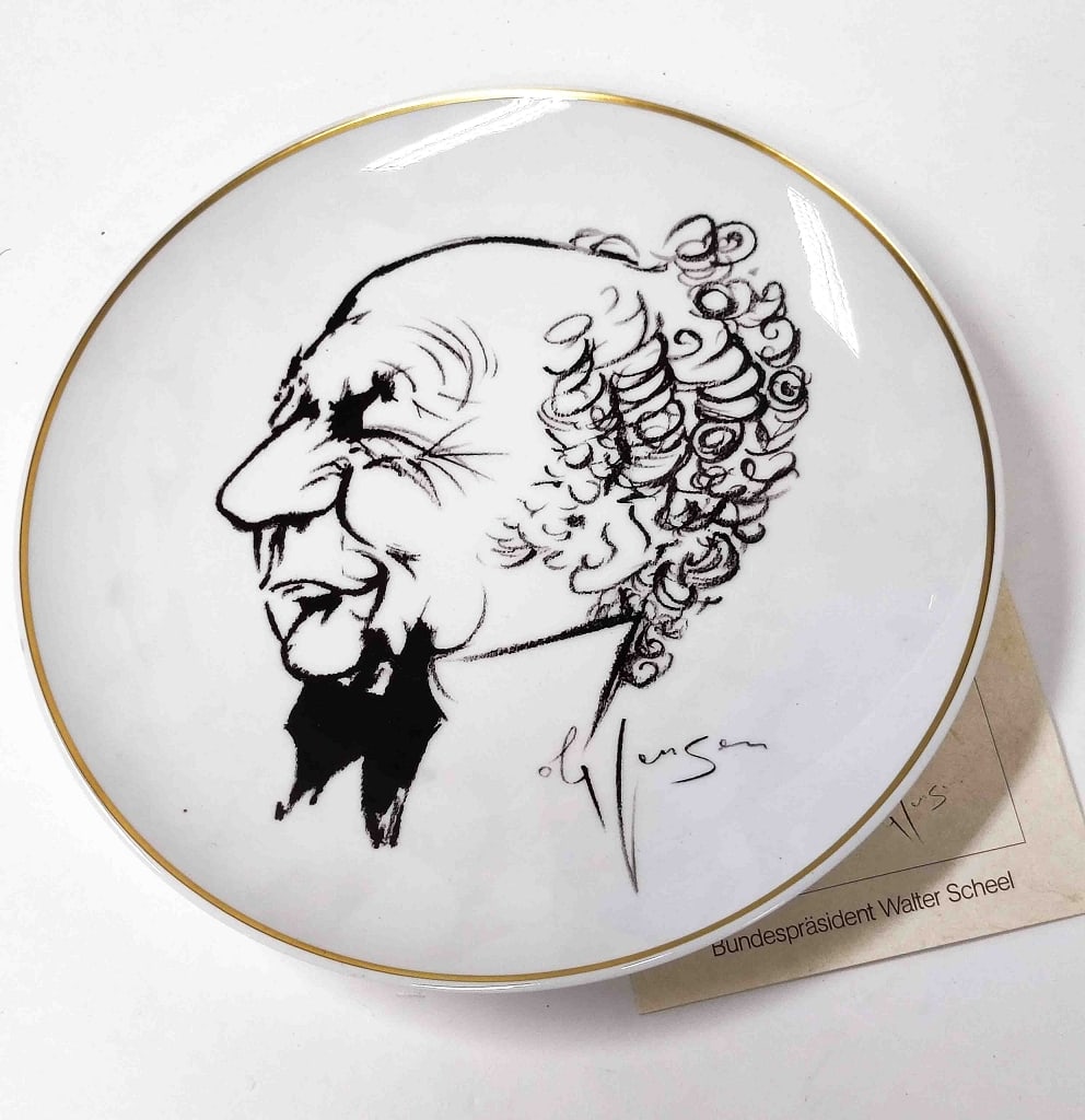 KPM Porzellan Teller Walter Scheel: KPM Berlin Teller Walter Scheel Serie Köpfe unserer Zeit, Design Ole Jensen Goldrand, unbest. Vitrinenobjekt Interne Nr. A0161100028