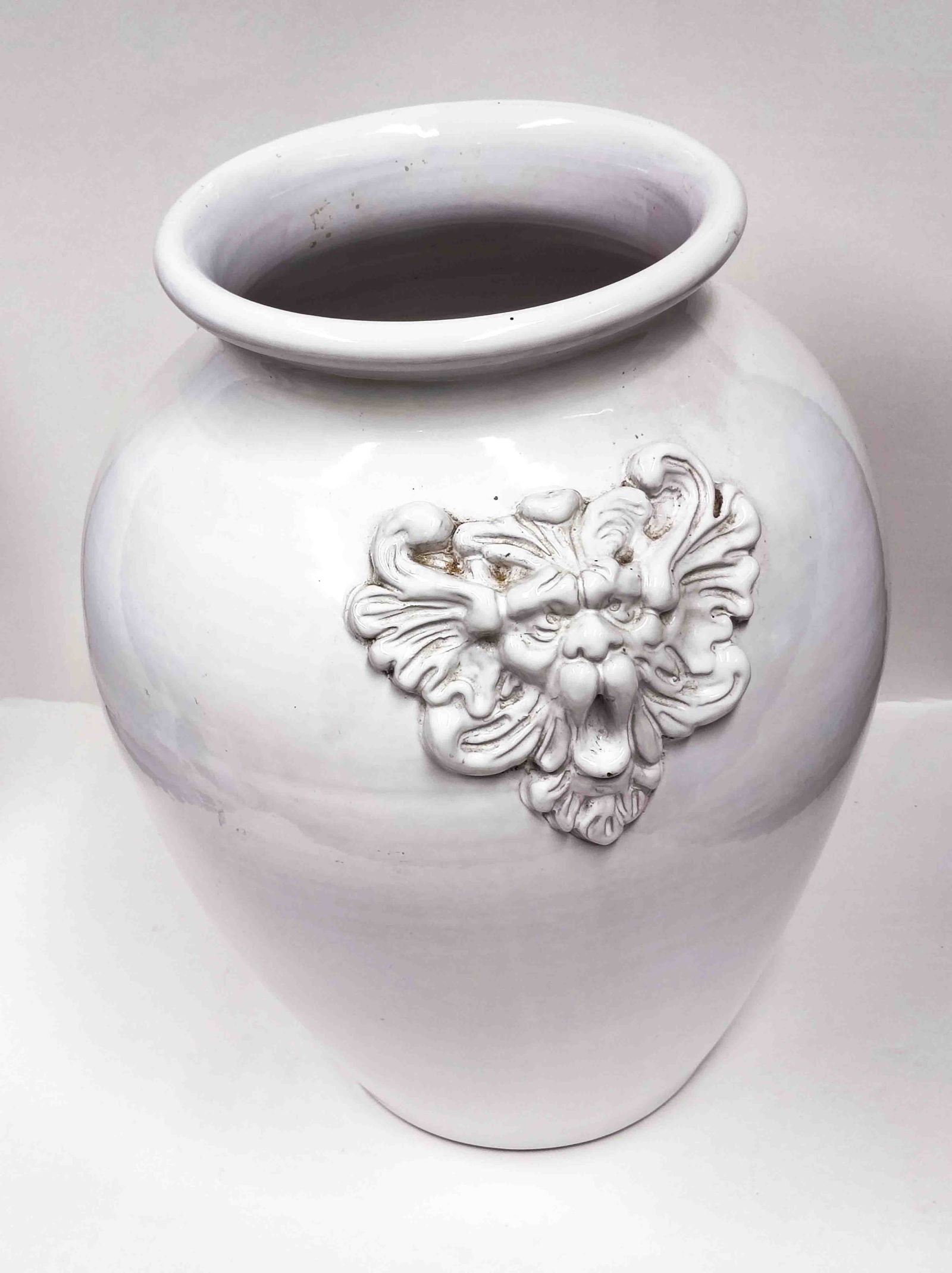 XL Löwen Boden Vase: XL Löwen Boden Vase Keramik Höhe ca. 47cm, Ø Öffnung oben ca. 23cm unbest. Interne Nr. A0161400558