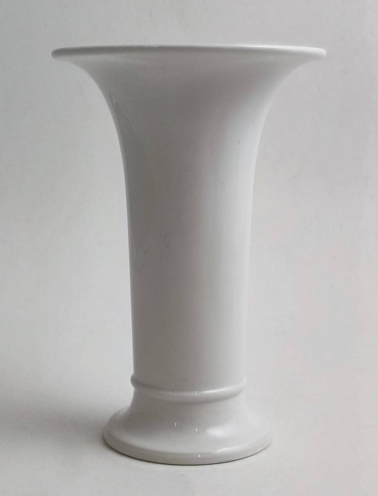 KPM Trichtervase: Antike KPM Trichtervase Höhe ca. 19cm, Ø Oben ca. 13cm, Ø Unten ca. 8,5cm, Blaue Zeptermarke, unbest. Sammlerstück Interne Nummer A0170100038