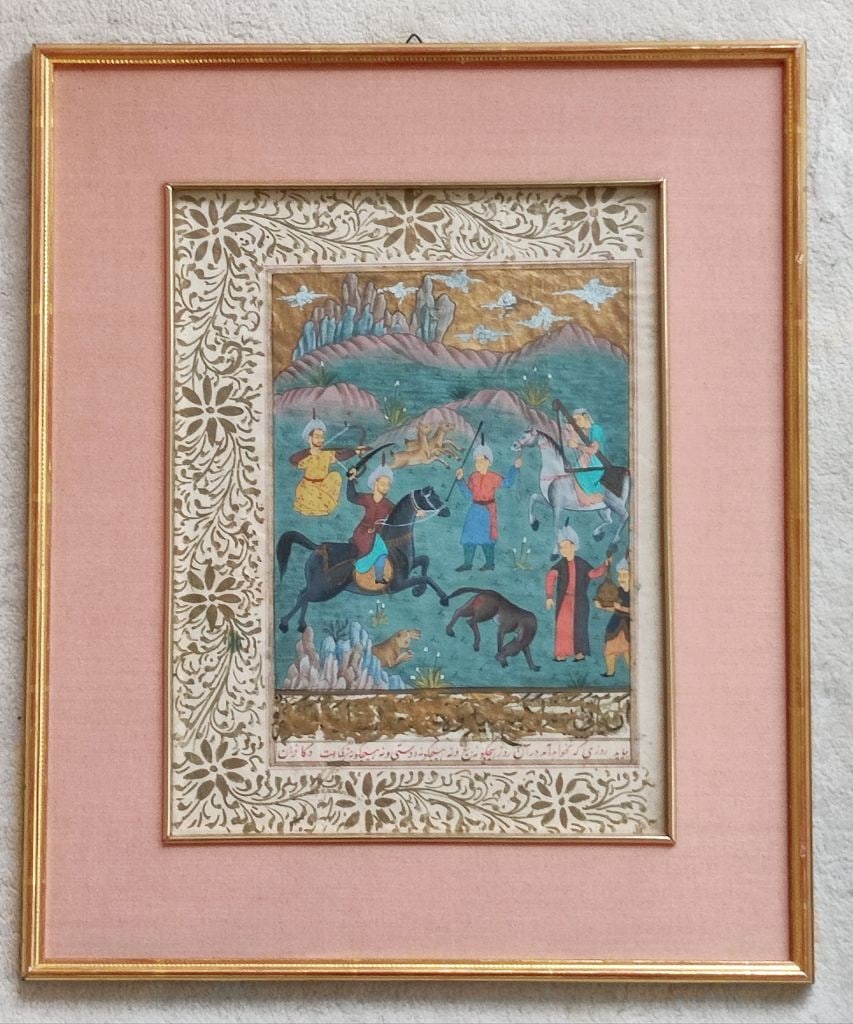 Persisches Seidenbild: Persisches Seidenbild, Jagdszene, unbek. Künstler, hochwertige Rahmung, Rahmenmaß ca. 32 x 39cm, Bildausschnitt ca. 20 x 22cm Interne Nummer A0171400826