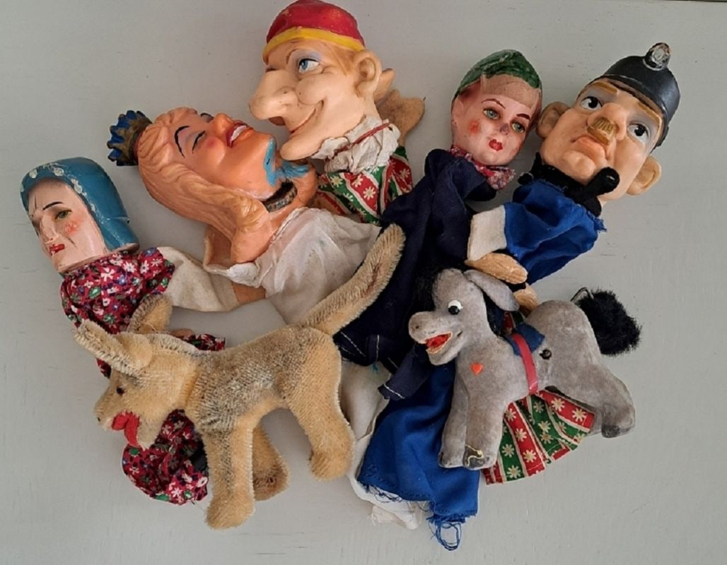 Konvolut Antik Spielzeug: Konvolut Antik Spielzeug div. Handpuppen, Steiff Tiere, Sammlerstücke Interne Nummer A0171400855