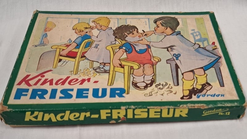 DDR Kinderspiel Kinder-Friseur Gordon: Seltenes Vintage Kinderspiel "Kinderfriseur" Gordon, DDR 1950er Jahre, nicht auf Funktion o. Vollständigkeit geprüft Interne Nr. A0171400185