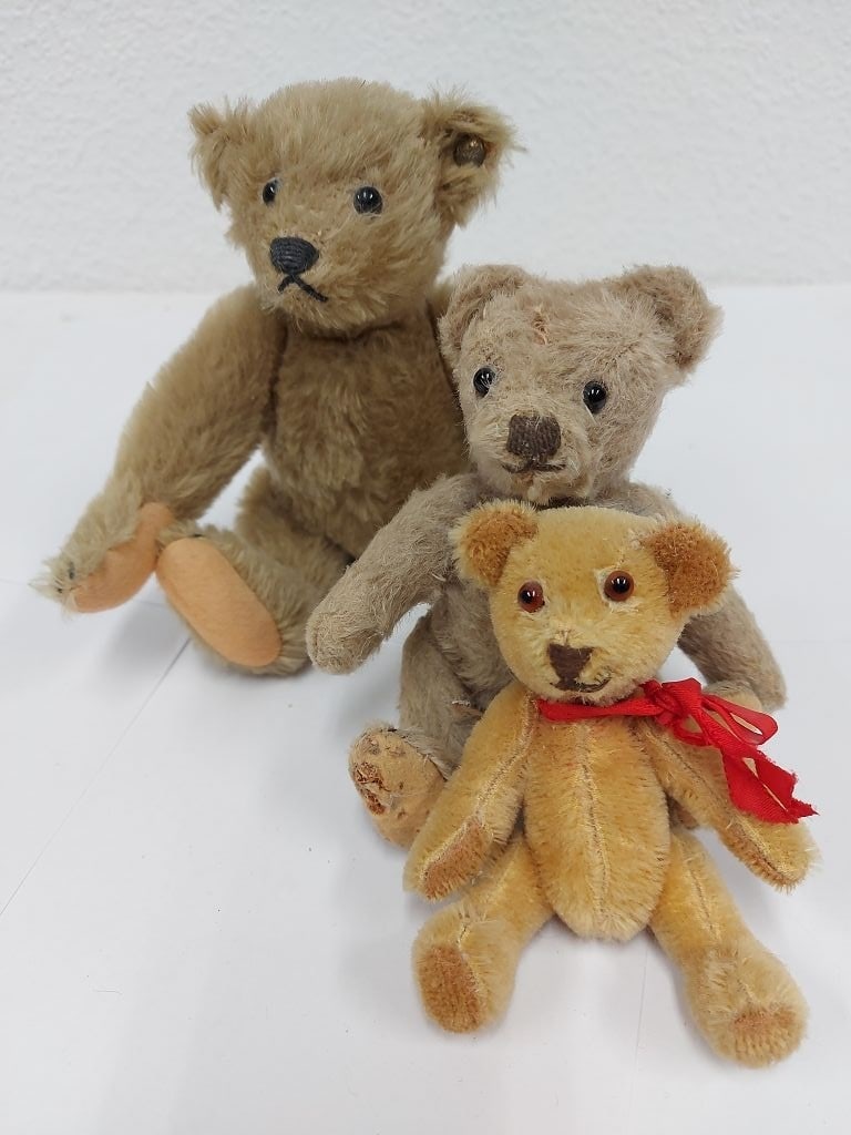 Konvolut antike Teddybären: 3 alte Teddybären Sammlerstücke Höhe 13, 18 und 24cm, Gebrauchsspuren Interne Nr. A017/0081600125