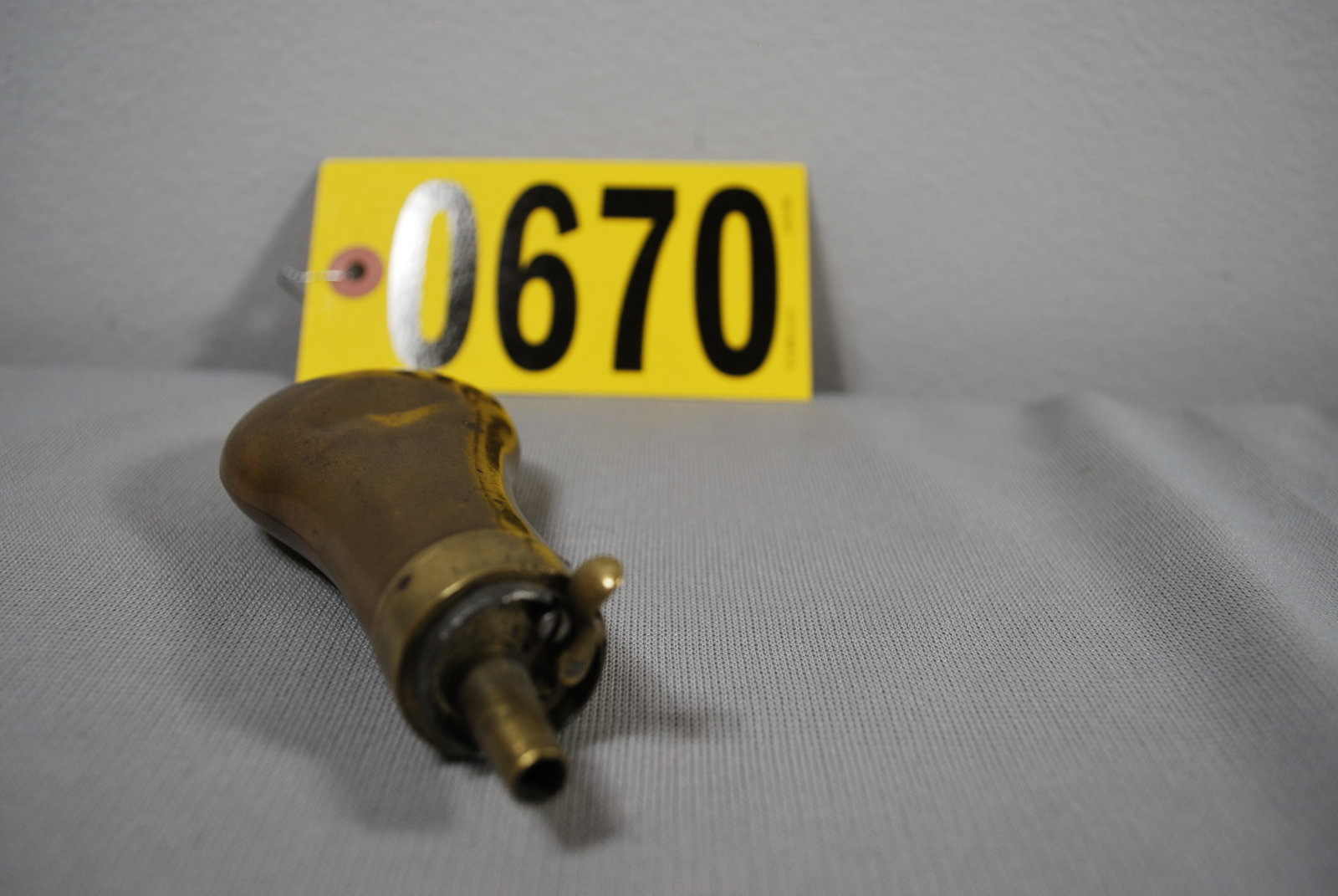 powder flask: powder flask