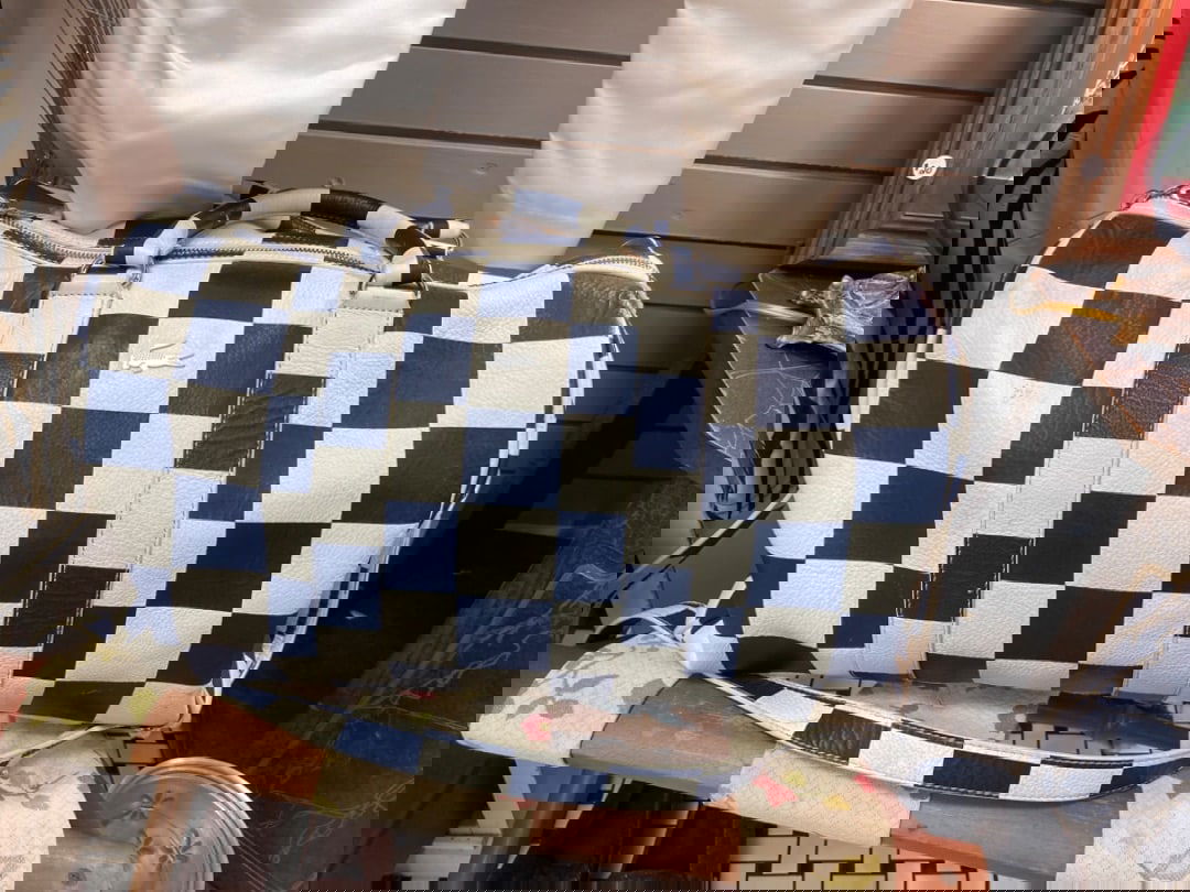 Lacoste Leather Weekender: Lacoste Leather Weekender, stunning, well constructed piece for travelers.