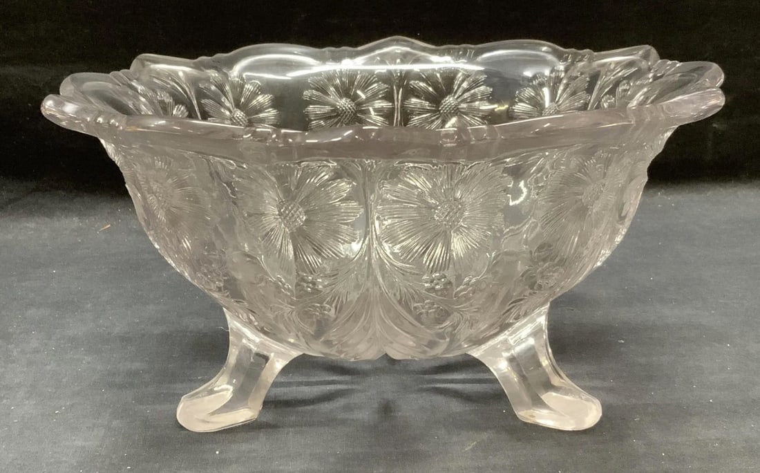 Light purple transparent glass footed bowl (1 of 1)
