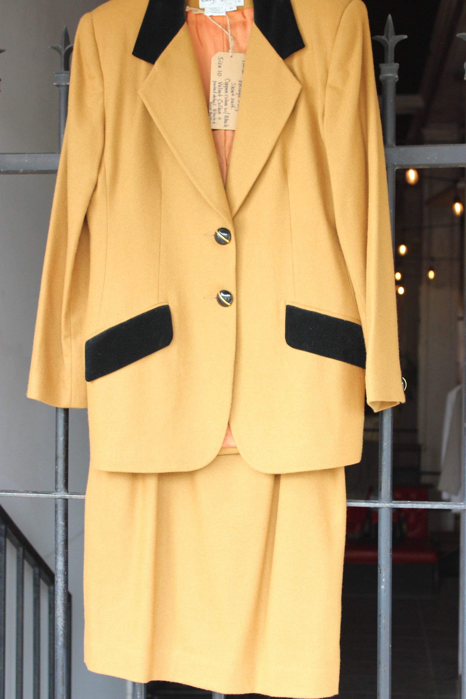 Oleg Cassini Khaki Wool Blend SIZE 10 Suit Skirt Set: VINTAGE Oleg Cassini Suit Skirt Set, potentially wool blend.