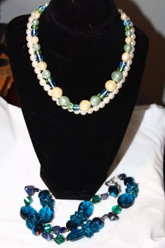 Set of 3 Ravishing Necklaces (1 of 4)