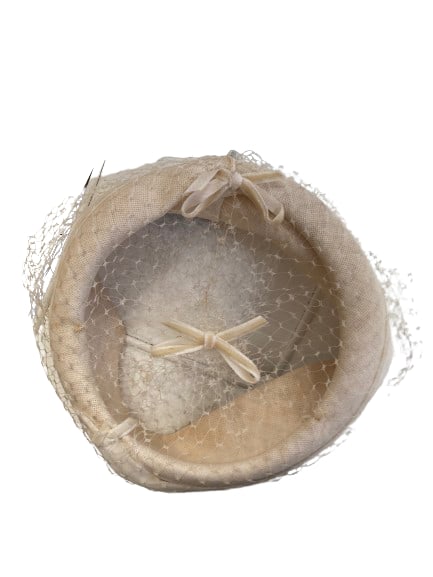 Vintage Cream Net Top Hat (1 of 2)