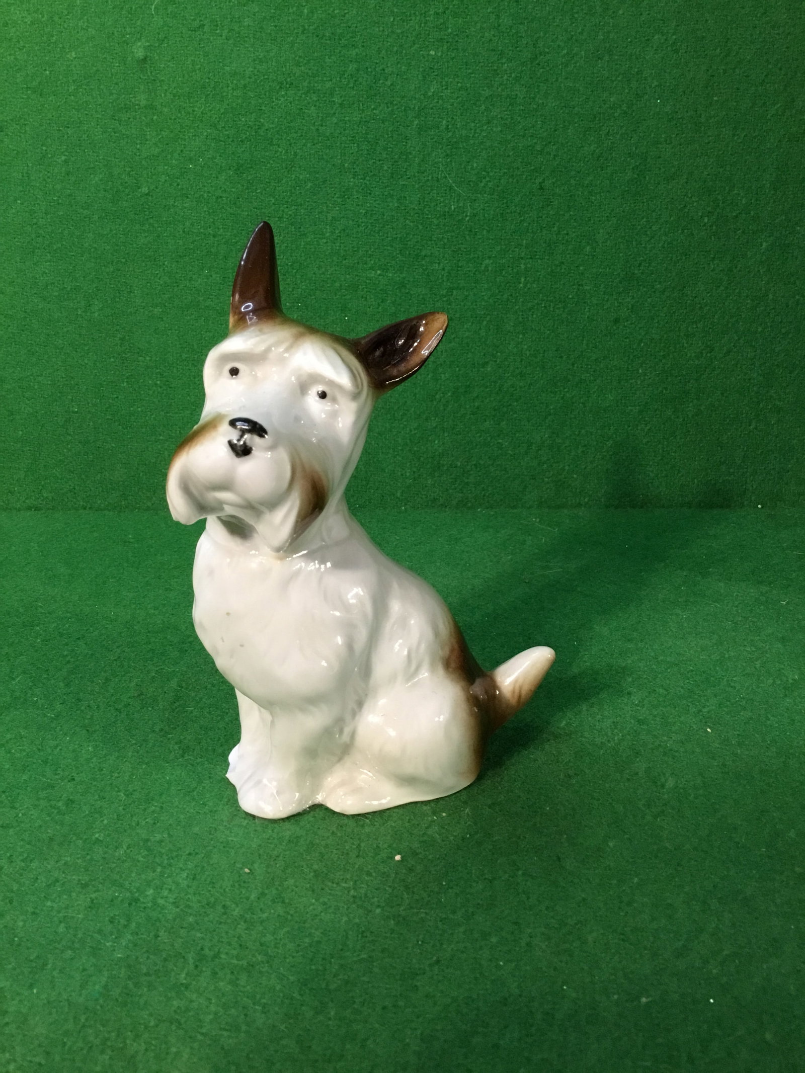 LOT OF 3 Scottish Terrier Scottie Porcelain Figurines Made In Japan: Lot of 3 scottish terrier/scottie dog porcelain figurines made in Japan. One is a miniature planter. All are in great condition with little to no visible wear or damage.