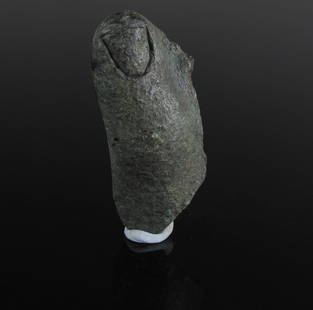 Roman fragment of a finger, Life-size: ITEM: Fragment of a finger MATERIAL: Bronze CULTURE: Roman PERIOD: 1st - 3rd Century A.D DIMENSIONS: 55 mm x 22 mm, Life-size CONDITION: Good condition PROVENANCE: Ex American private collection,