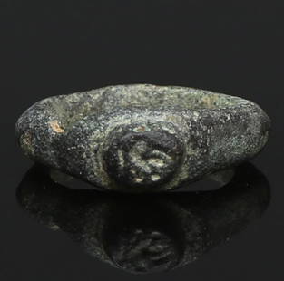 Roman ring depicting an eagle: ITEM: Ring depicting an eagle MATERIAL: Bronze CULTURE: Roman PERIOD: 2nd - 3rd Century A.D DIMENSIONS: 25 mm diameter CONDITION: Good condition PROVENANCE: Ex Austrian private collection, acquired