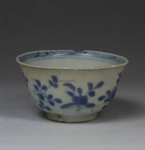Chinese cup, Cau Mau shipwreck, Ex SOTHEBY'S: ITEM: Cup MATERIAL: Pottery CULTURE: Chinese, Ca Mau shipwreck PERIOD: 18th Century A.D DIMENSIONS: 40 mm x 71 mm diameter CONDITION: Good condition PROVENANCE: Ex Sotheby's, Amsterdam, Junuary 2007 