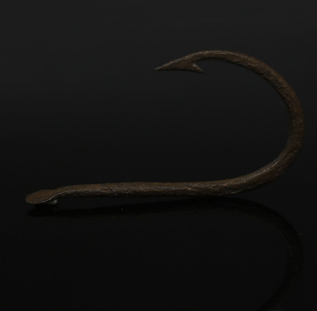 Roman fishing hook (1 of 3)
